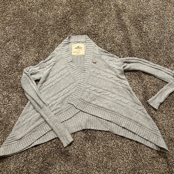 Women’s Outerwear Bundle. Brand’s are Loft, Hollister and SO - Picture 3 of 4